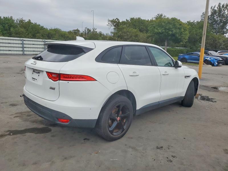 Photo 3 from auction – 2017 JAGUAR F-PACE PRE with VIN SADCJ2BN9HA090791