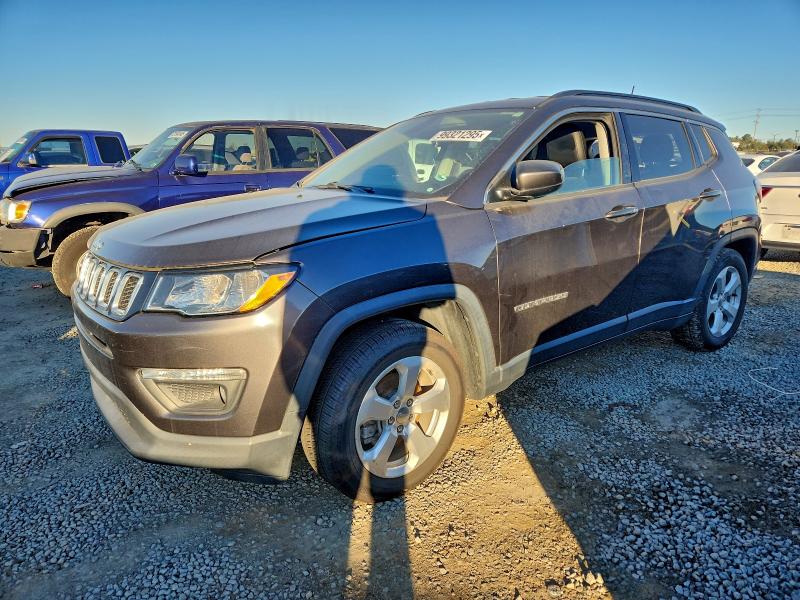 JEEP COMPASS LA 2019 z numerem VIN 3C4NJCBB5KT663881 - Zdjęcie z aukcji