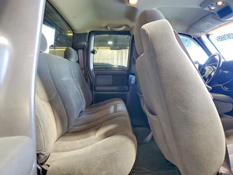 Photo 10 from auction – 2004 CHEVROLET SILVERADO with VIN 1GCHC29UX4E168734