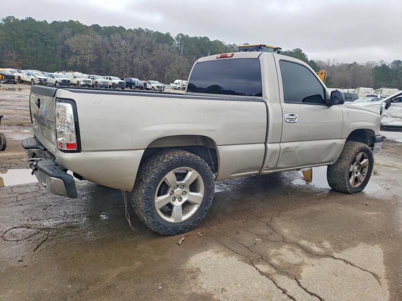 Photo 3 from auction – 2005 CHEVROLET SILVERADO with VIN 1GCEC14X35Z151945