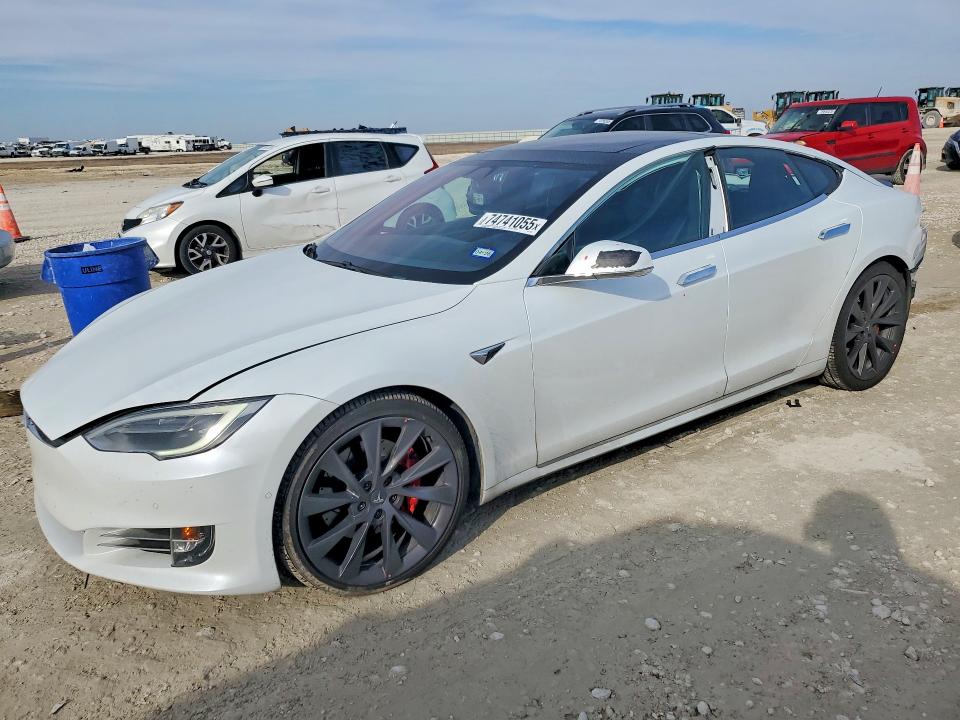 TESLA MODEL S 2017 with VIN 5YJSA1E42HF198875 - Photo from auction