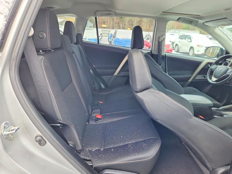 Photo 11 from auction – 2015 TOYOTA RAV4 XLE with VIN 2T3RFREV8FW399808