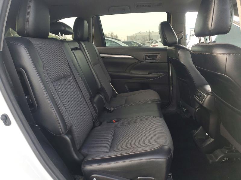 Photo 11 from auction – 2016 TOYOTA HIGHLANDER with VIN 5TDBKRFH3GS307044