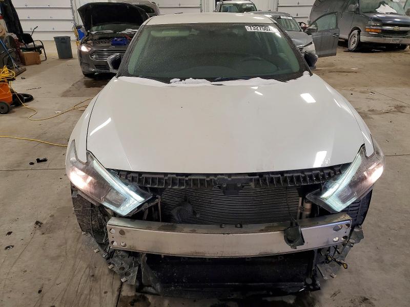 Photo 5 from auction – 2017 NISSAN MAXIMA 3.5 with VIN 1N4AA6AP7HC414554