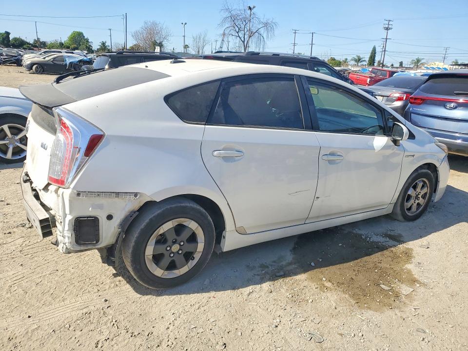 Photo 3 from auction – 2013 TOYOTA PRIUS with VIN JTDKN3DU7D5693666