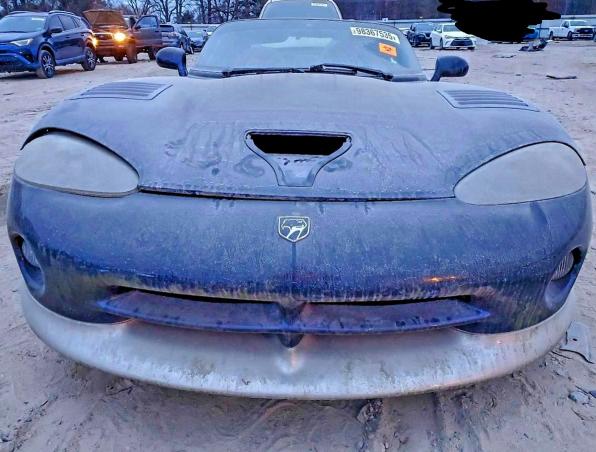 Photo 5 from auction – 2001 DODGE VIPER RT-1 with VIN 1B3ER65EX1V703372
