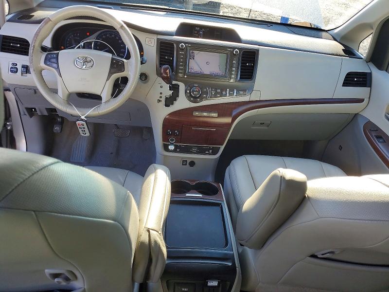Photo 8 from auction – 2011 TOYOTA SIENNA XLE with VIN 5TDYK3DC6BS008400