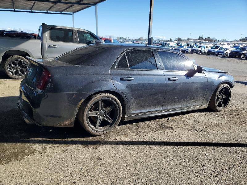 Photo 3 from auction – 2015 CHRYSLER 300 S with VIN 2C3CCABT0FH803692
