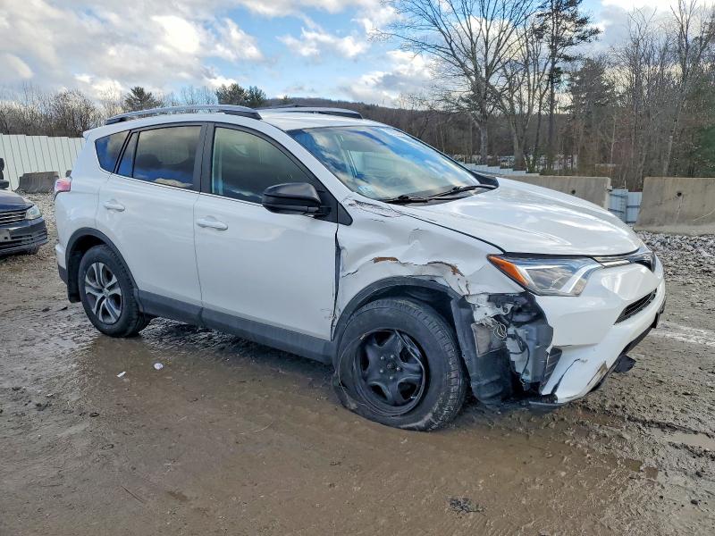 Photo 4 from auction – 2018 TOYOTA RAV4 with VIN 2T3BFREV8JW851699