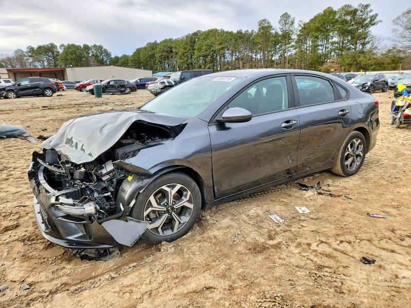 KIA FORTE FE 2021 with VIN 3KPF24AD7ME387947 - Photo from auction