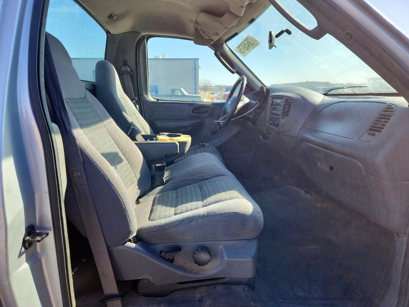 Снимка 10 от търг – 2003 FORD F150 с VIN 2FTRF172X3CB08867