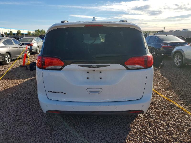 Photo 6 from auction – 2018 CHRYSLER PACIFICA T with VIN 2C4RC1BG3JR155065