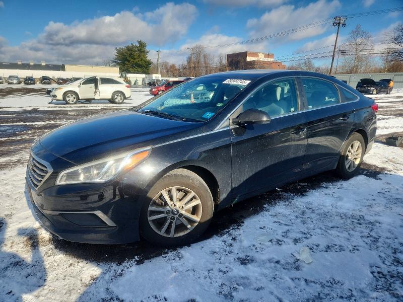 HYUNDAI SONATA SE 2016 with VIN 5NPE24AF0GH322113 - Photo from auction