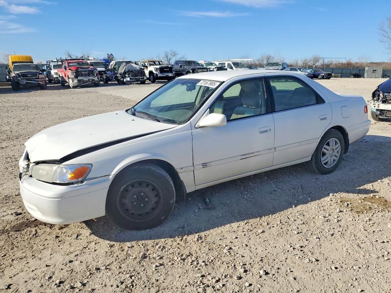 TOYOTA CAMRY CE 2000 with VIN JT2BG22K5Y0460113 - Photo from auction