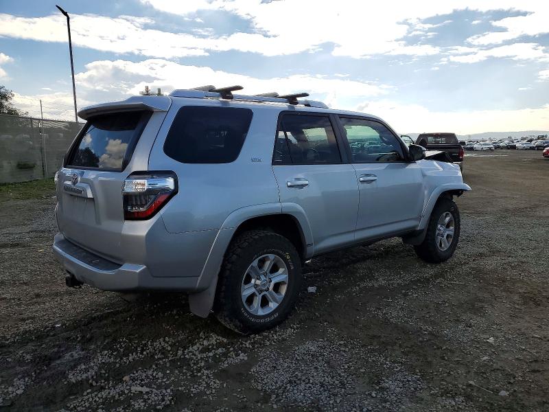 Photo 3 from auction – 2016 TOYOTA 4RUNNER SR with VIN JTEBU5JR7G5388277