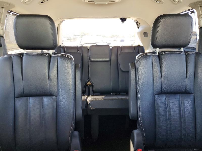 Photo 10 from auction – 2015 CHRYSLER TOWN & COU with VIN 2C4RC1CG6FR656957