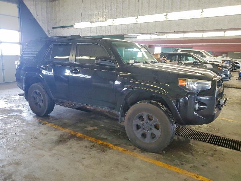Photo 4 from auction – 2014 TOYOTA 4RUNNER with VIN JTEBU5JR1E5166833