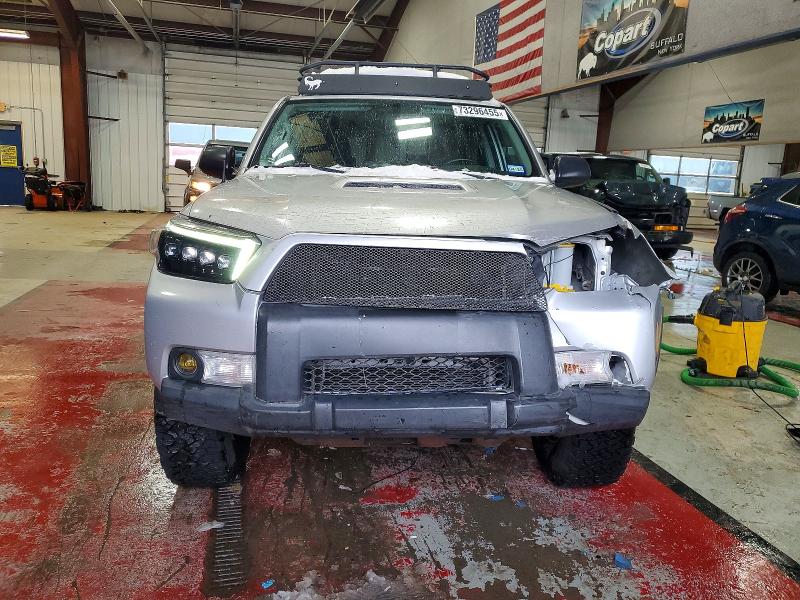 Photo 5 from auction – 2010 TOYOTA 4RUNNER SR with VIN JTEBU5JR5A5022647