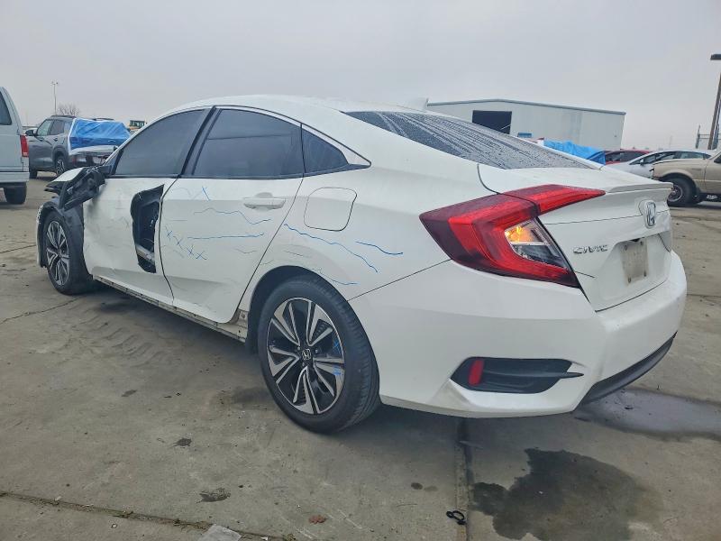 Photo 2 from auction – 2018 HONDA CIVIC with VIN JHMFC1F39JX035944