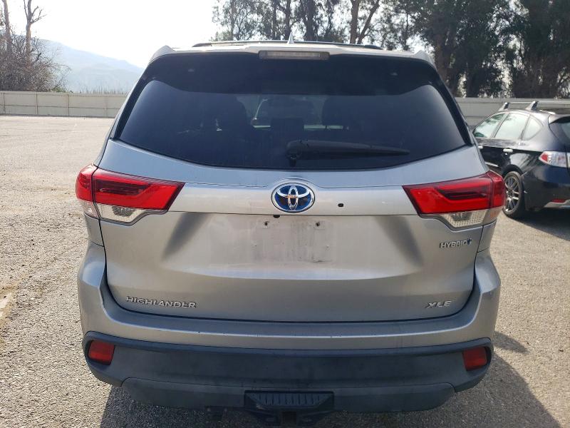 Photo 6 from auction – 2017 TOYOTA HIGHLANDER with VIN 5TDJGRFH3HS029387