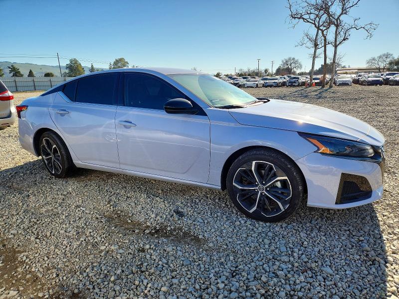 Photo 4 from auction – 2025 NISSAN ALTIMA SR with VIN 1N4BL4CW7SN337218