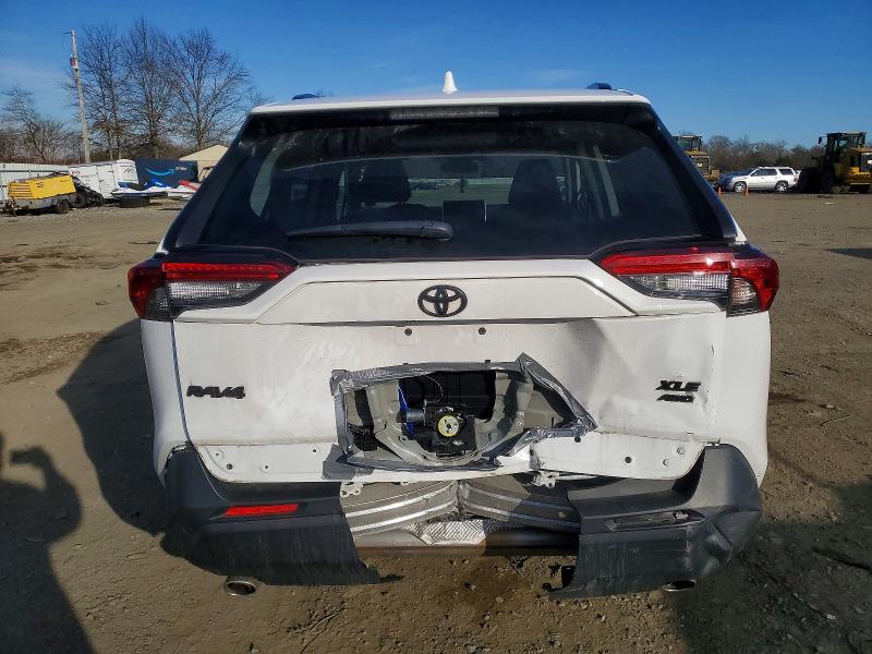Photo 6 from auction – 2023 TOYOTA RAV4 XLE with VIN 2T3P1RFV8PW331000
