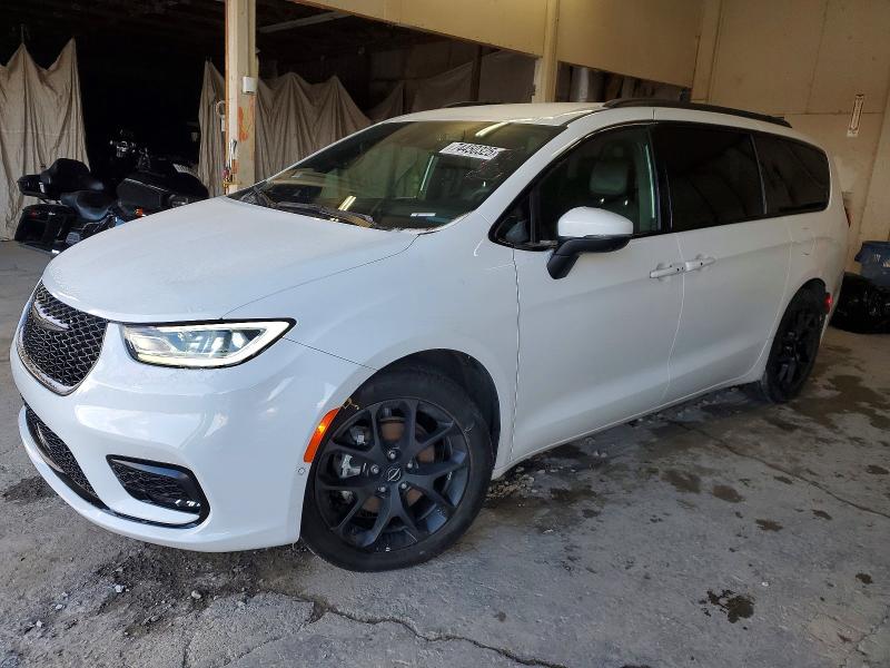 CHRYSLER PACIFICA 2023 with VIN 2C4RC1BG1PR551181 - Photo from auction