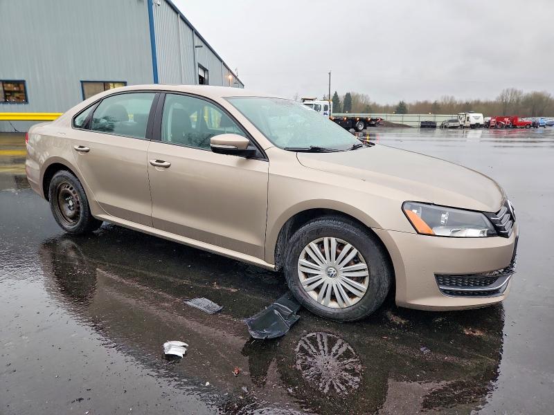 Photo 4 from auction – 2015 VOLKSWAGEN PASSAT S with VIN 1VWAT7A3XFC066492