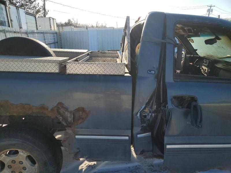 Photo 10 from auction – 2002 CHEVROLET SILVERADO with VIN 1GCEK14T52Z150260