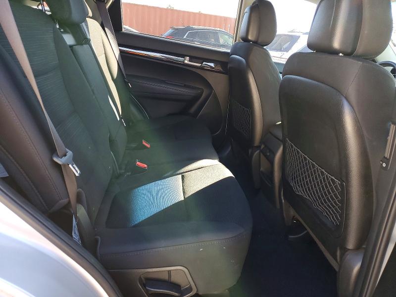 Photo 11 from auction – 2014 KIA SORENTO LX with VIN 5XYKT3A61EG487893