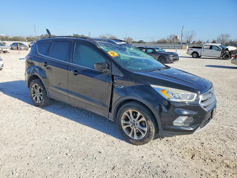 Photo 4 from auction – 2017 FORD ESCAPE with VIN 1FMCU0GD7HUA49318