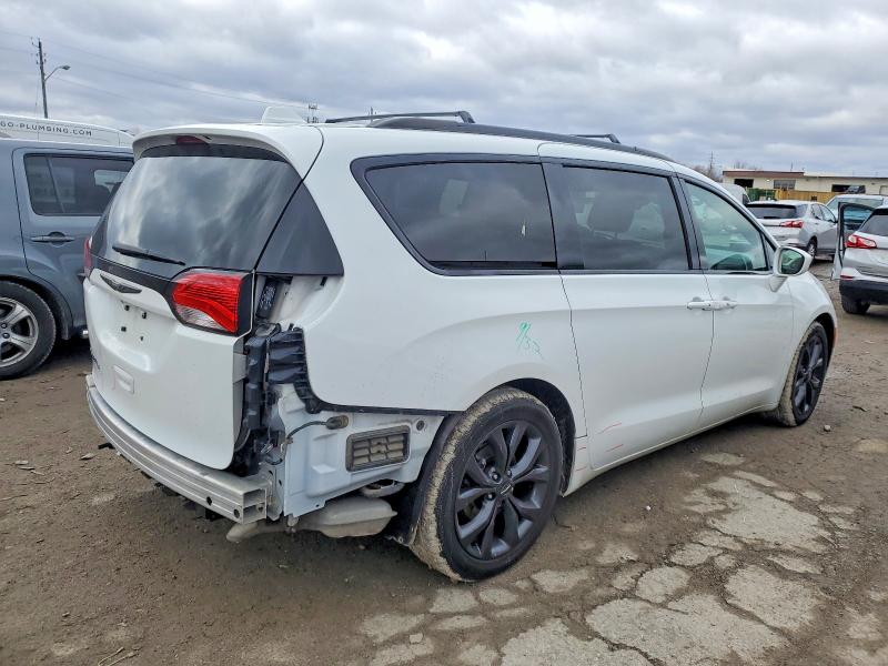 Foto 3 de la subasta – 2018 CHRYSLER PACIFICA T con VIN 2C4RC1EG4JR168273
