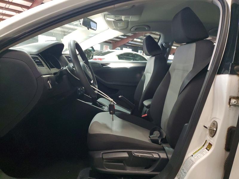 Photo 7 from auction – 2017 VOLKSWAGEN JETTA S with VIN 3VW2B7AJ2HM240577