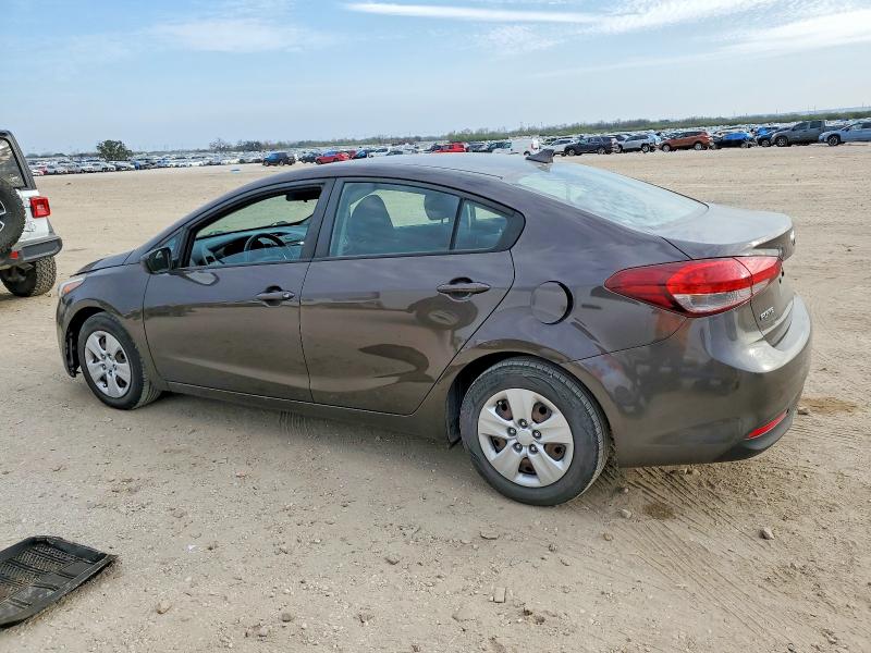 Photo 2 from auction – 2018 KIA FORTE LX with VIN 3KPFK4A70JE176790