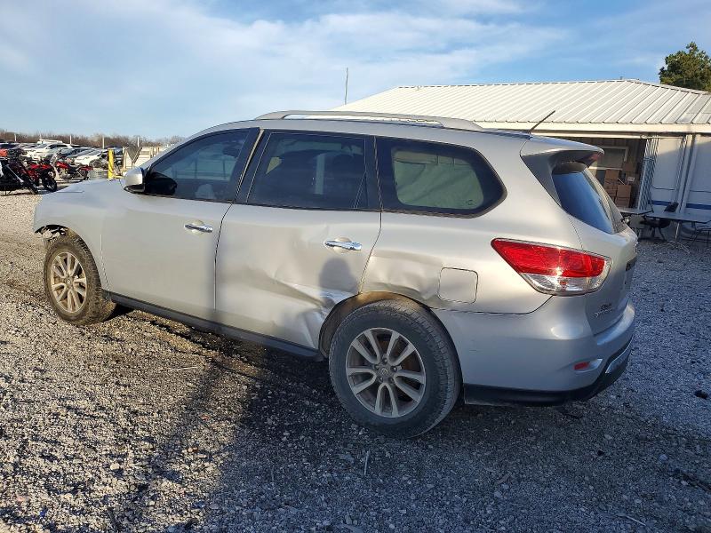 Photo 2 from auction – 2016 NISSAN PATHFINDER with VIN 5N1AR2MN4GC615361