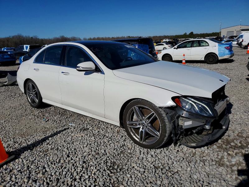 Photo 4 from auction – 2017 MERCEDES-BENZ E 300 with VIN WDDZF4JB1HA276745