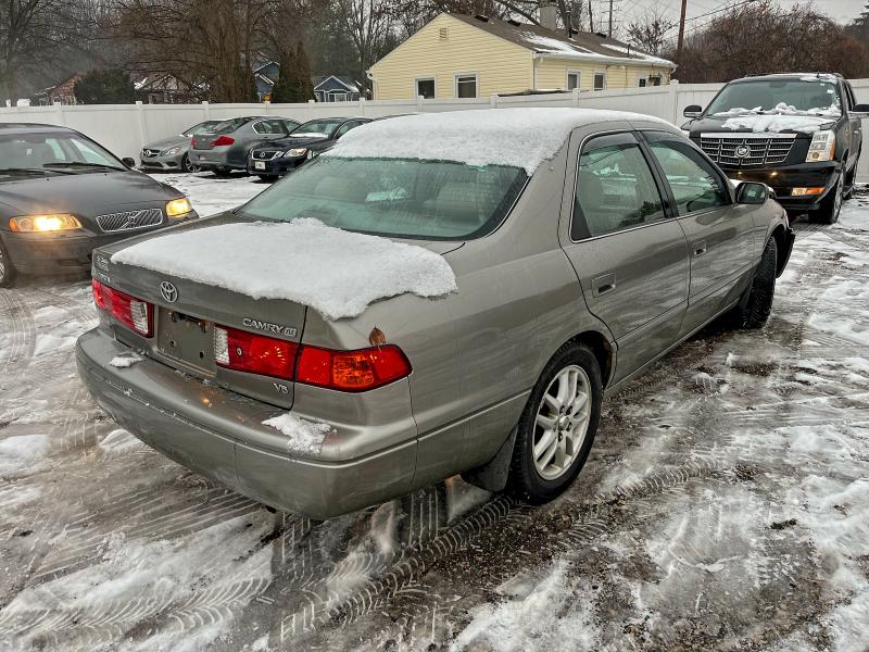 Photo 4 from auction – 2000 TOYOTA CAMRY LE with VIN 4T1BF28K0YU101855