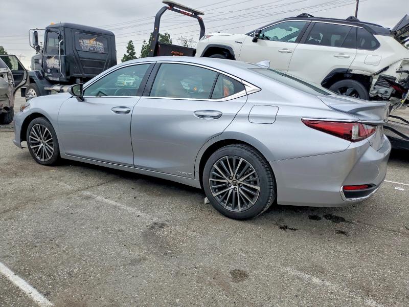Photo 2 from auction – 2022 LEXUS ES 300H BA with VIN 58ADA1C15NU014926