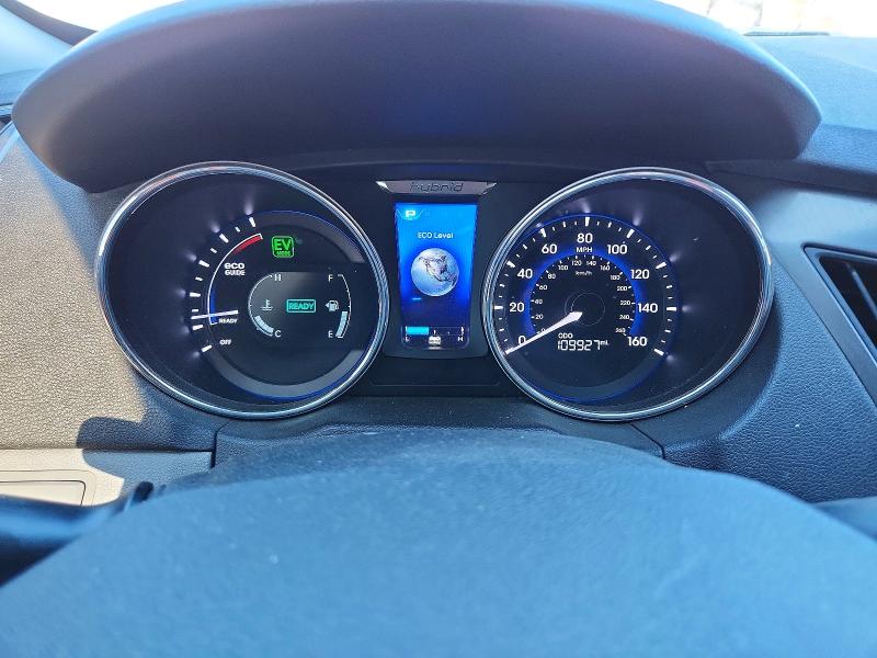 Photo 9 from auction – 2012 HYUNDAI SONATA HYB with VIN KMHEC4A42CA042136