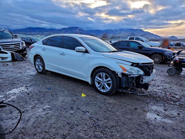 Photo 4 from auction – 2014 NISSAN ALTIMA 2.5 with VIN 1N4AL3AP9EN243153