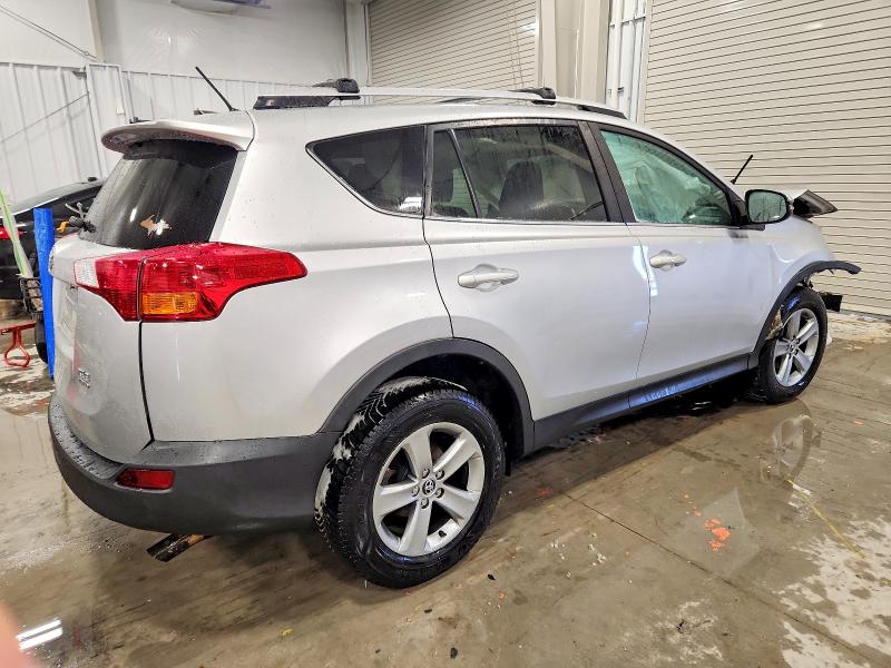 Photo 3 from auction – 2015 TOYOTA RAV4 XLE with VIN 2T3RFREV4FW281061