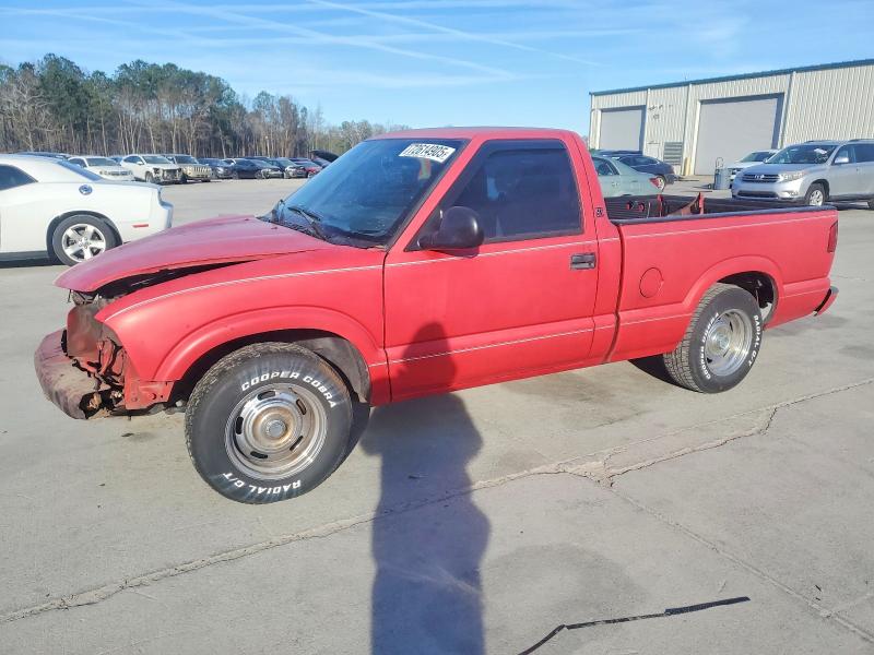 GMC SONOMA 1998 with VIN 1GTCS1442W8503436 - Photo from auction