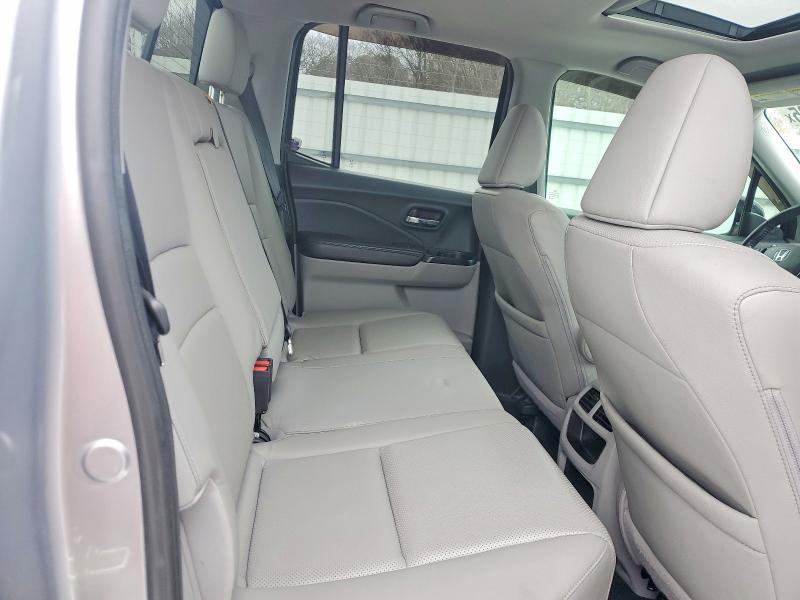 Photo 10 from auction – 2017 HONDA RIDGELINE with VIN 5FPYK3F79HB033876