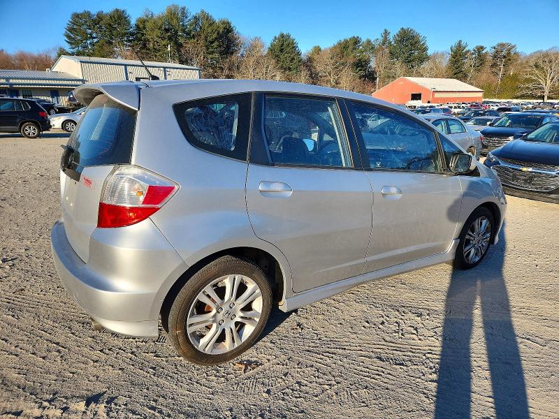Photo 3 from auction – 2011 HONDA FIT with VIN JHMGE8H50BC022756