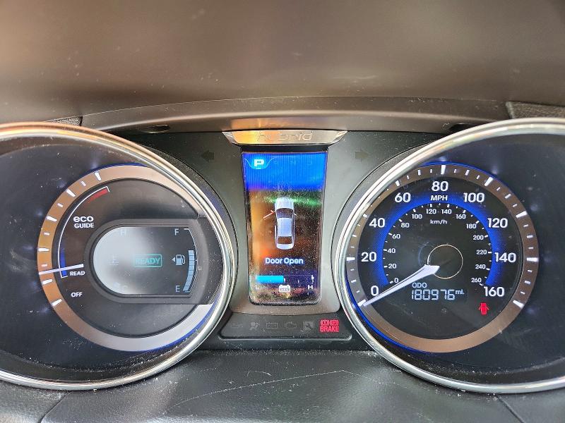 Photo 9 from auction – 2012 HYUNDAI SONATA HYB with VIN KMHEC4A41CA059770