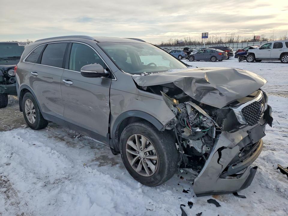 Photo 4 from auction – 2016 KIA SORENTO with VIN 5XYPG4A3XGG076811