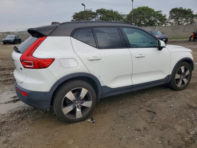 Photo 3 from auction – 2019 VOLVO XC40 T4 MO with VIN YV4AC2HK5K2118742