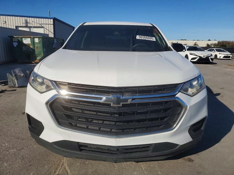 Photo 5 from auction – 2018 CHEVROLET TRAVERSE with VIN 1GNERFKW7JJ213207