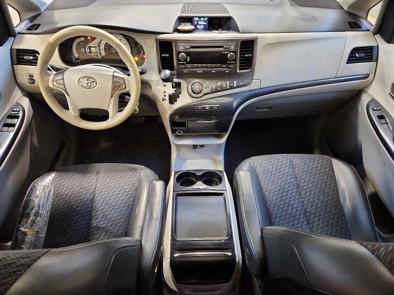 Photo 8 from auction – 2011 TOYOTA SIENNA with VIN 5TDXK3DC4BS035140