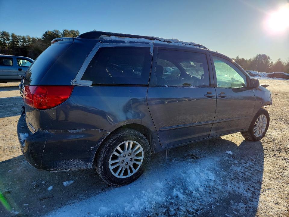 Photo 3 from auction – 2010 TOYOTA SIENNA LE with VIN 5TDJK4CC2AS032524